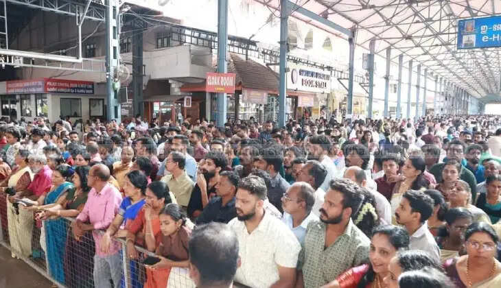 A group wedding ceremony at Guruvayoor Temple