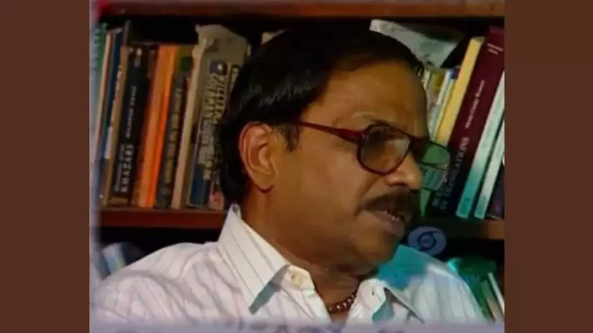 MT Vasudevan Nair's House Burgled; Gold Stolen