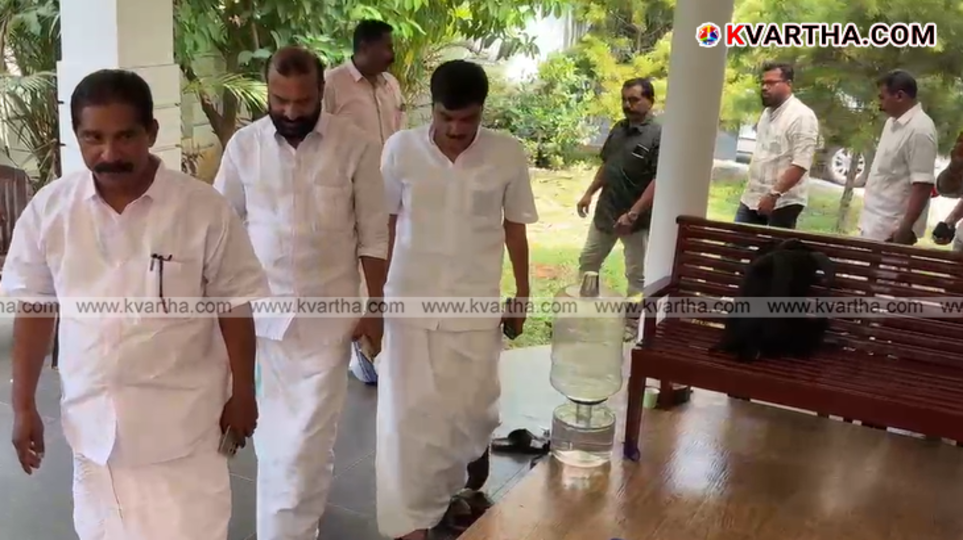 Emotional Congress workers gathered outside K. Sudhakaran's house in Kannur demanding his candidacy