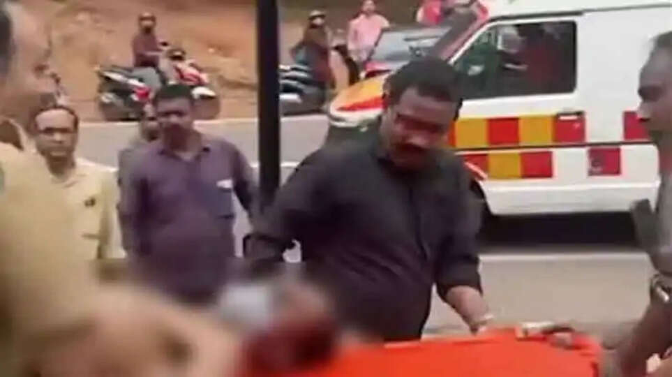 Two workers die while cleaning septic tank in Kozhikode, Kozhikode, News, Accidental Death, Cleaning septic tank, Hospital, Obituary, Fire Force, Kerala News