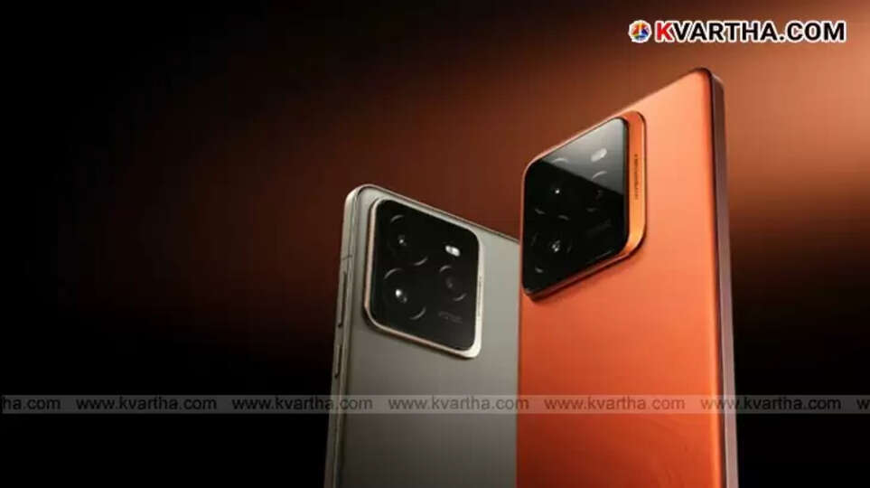 Realme GT 7 Pro smartphone in Mars Orange color.&nbsp;