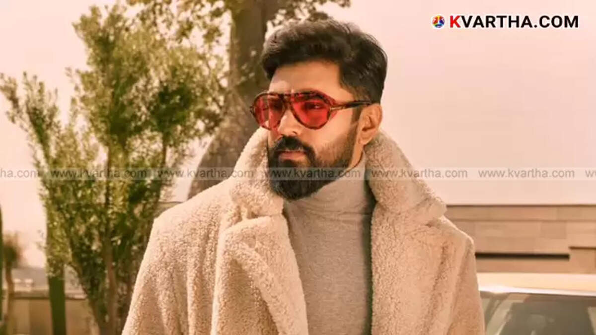 Actor Nivin Pauly speaking at an event in Kottarakkara.
