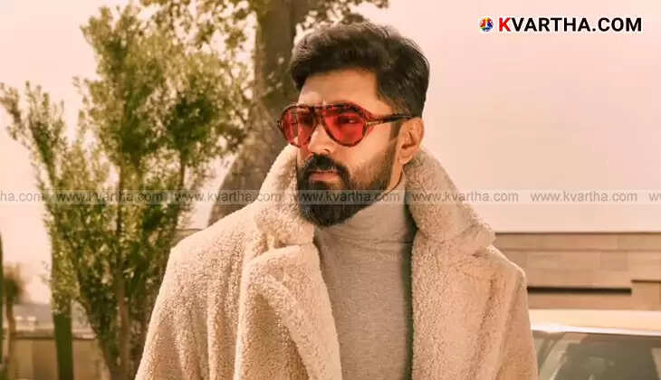 Actor Nivin Pauly speaking at an event in Kottarakkara.