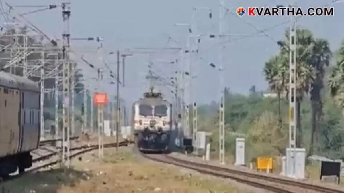 Image Representing Man and Student Found Dead After Being Hit by Train in Alappuzha