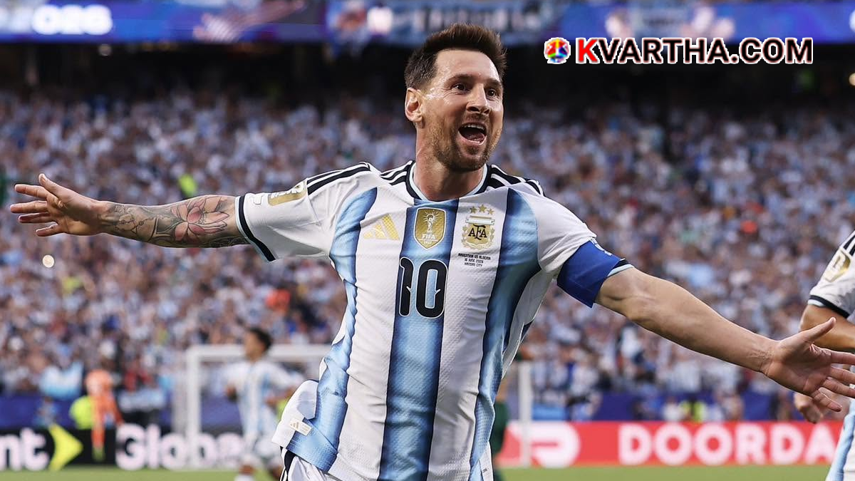 Lionel Messi celebrating his goal against Algeria.