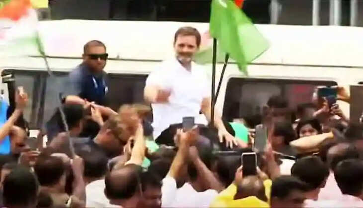 Rahul Gandhi gets warm welcome in Wayanad, holds road show in Malappuram, Malappuram, News, Rahul Gandhi, Warm welcome, Politics, Road show, Kerala News