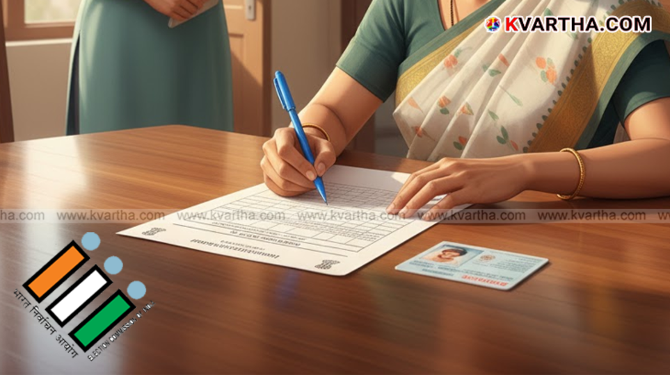 BLO distributing enumeration forms during SIR 2025