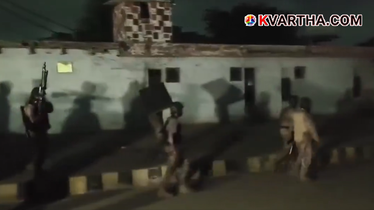 Security forces in Karachi after attack