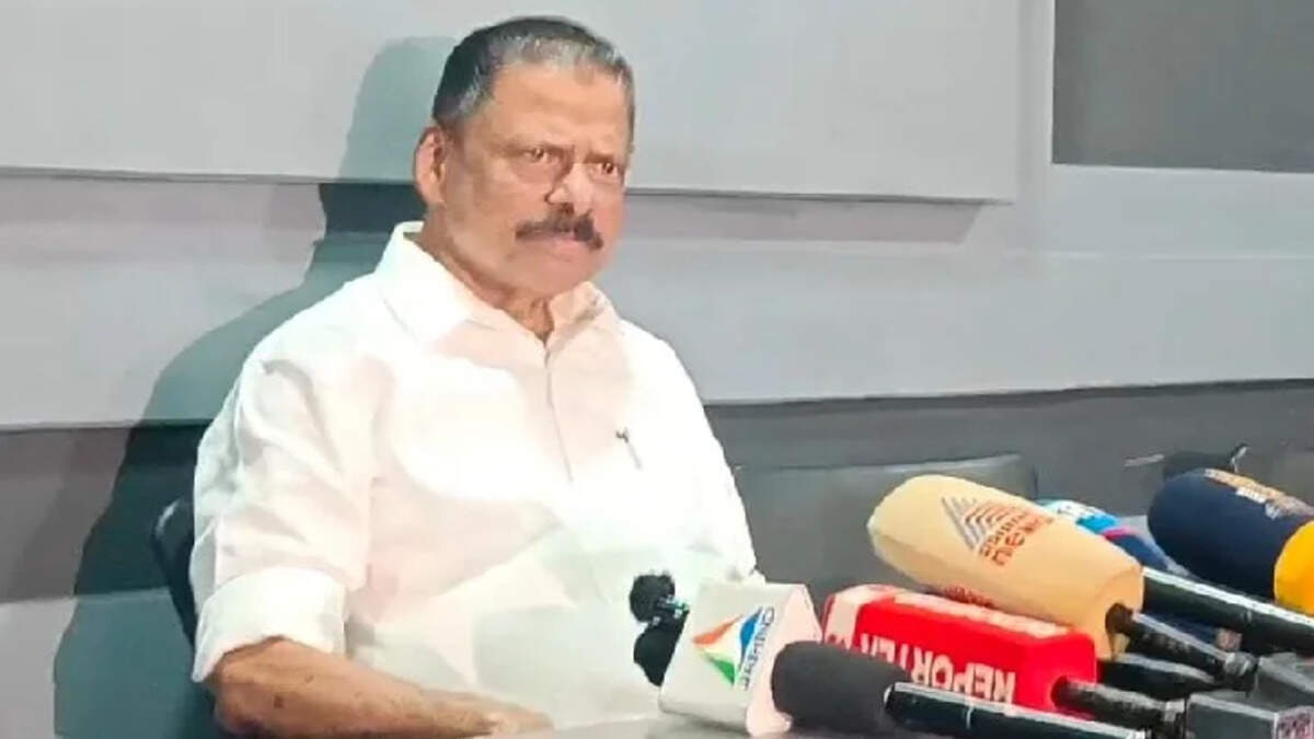 cpim leader defends veena vijayan criticizes madrasa crac