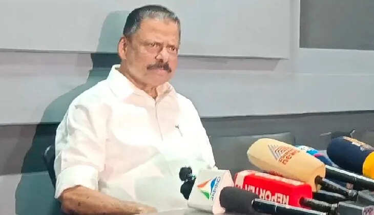 cpim leader defends veena vijayan criticizes madrasa crac