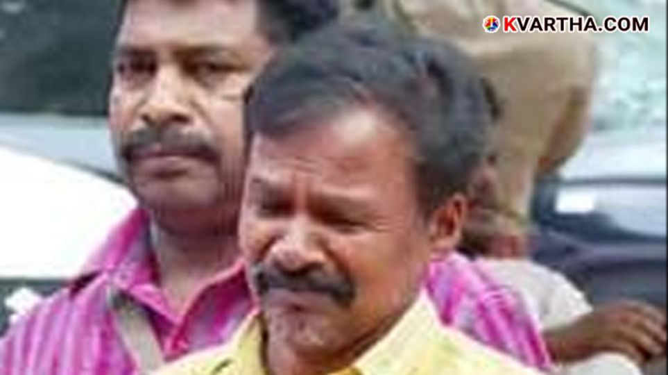 An emotional scene of Nithin Raj's father, who was found dead at Ancharakandi Medical College, and a symbolic scene of the protest.&nbsp;