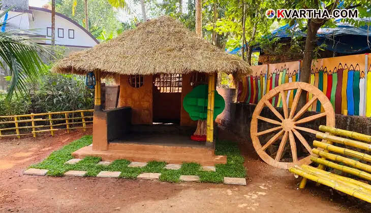 mud house built for reading in Kannur.
