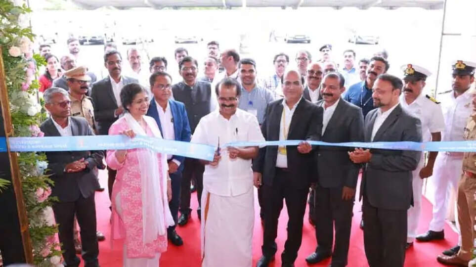 Image of George Kurian inaugurating the new animal quarantine center at Kochi International Airport.