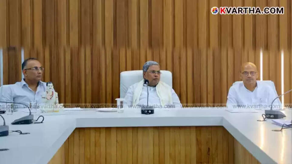 Karnataka health officials discussing COVID-19 preparedness.