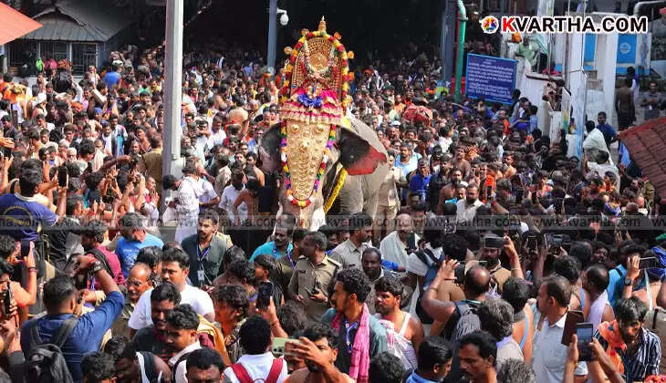 The Pallivetta ritual being performed at Sabarimala.