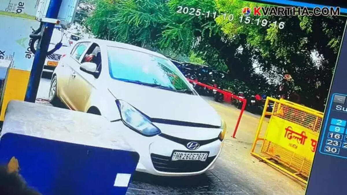 Delhi Blast: Visuals from Parking near Red Fort  where car used for the attack.