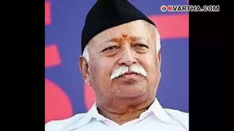 RSS Chief Mohan Bhagwat delivering a speech