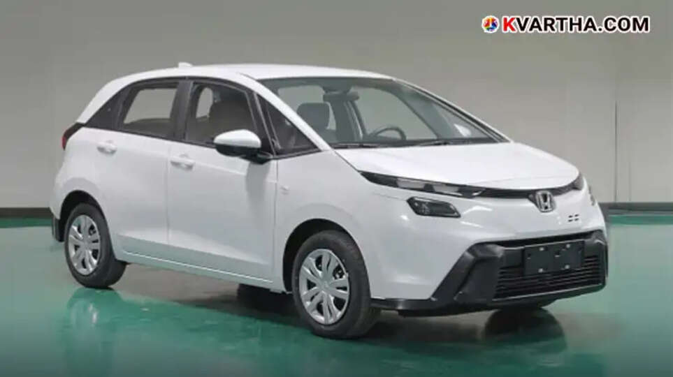 Front view of the 2025 Honda Fit (Honda Jazz) showcasing its new design.