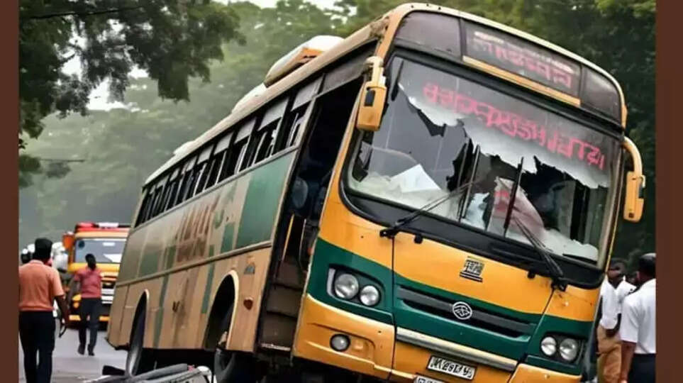 Kothamangalam: Passenger died in bus accident,&nbsp;bus accident, Kottayamangalam.&nbsp;