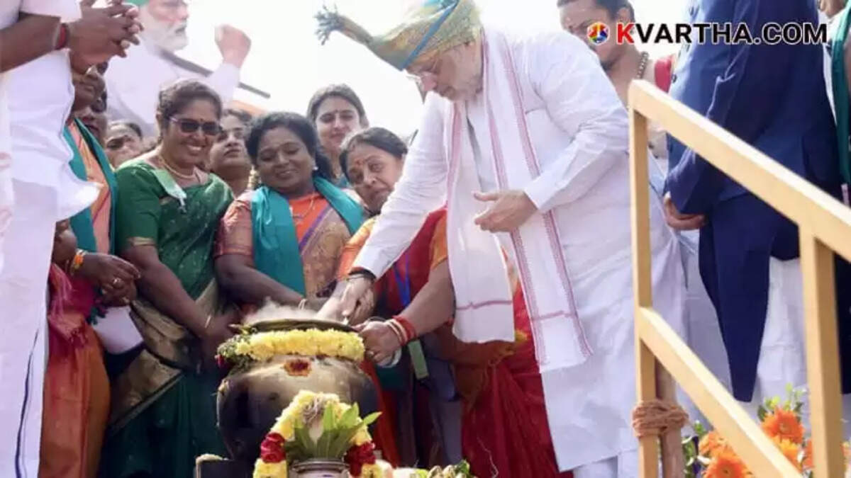 Amit Shah Celebrates 'Modi Pongal' in Tamil Nadu Wearing Traditional Attire