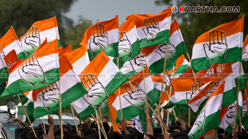 Image showing contrast between traditional Khadi wear and modern attire, representing the generational divide in Congress.