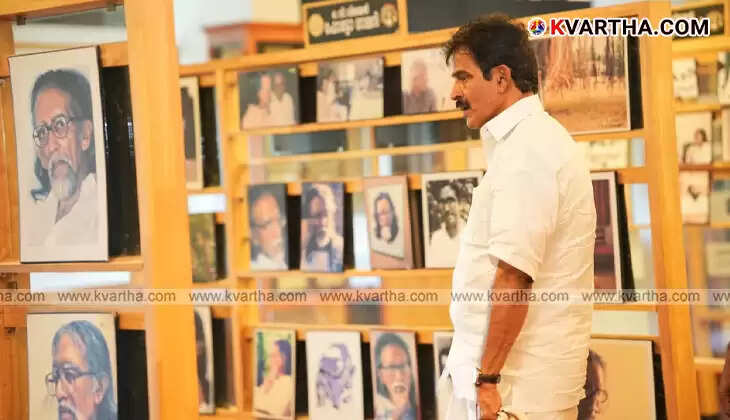 KC Venugopal listening to farmers in a paddy field in Palakkad.