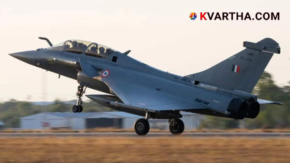 An Indian Air Force fighter jet flying