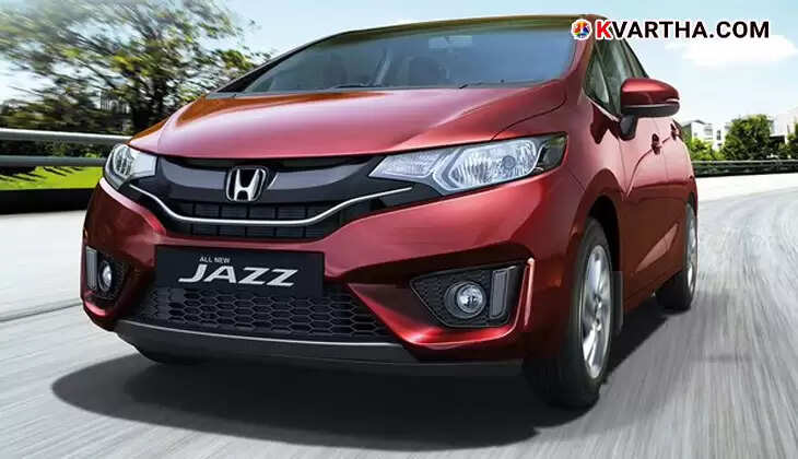 Front view of the 2025 Honda Fit (Honda Jazz) showcasing its new design.
