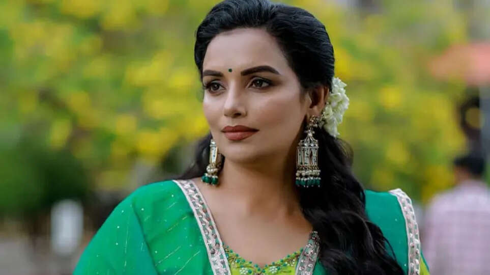 Malayalam actress Shweta Menon at a movie promotion event.