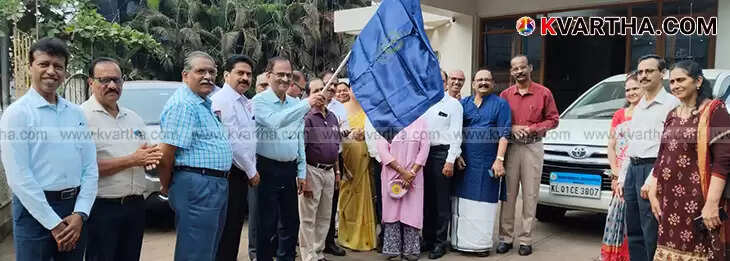 Former National Vice President Dr. Babu Antony flags off IMA Kerala Yatra near Hotel City Tower.