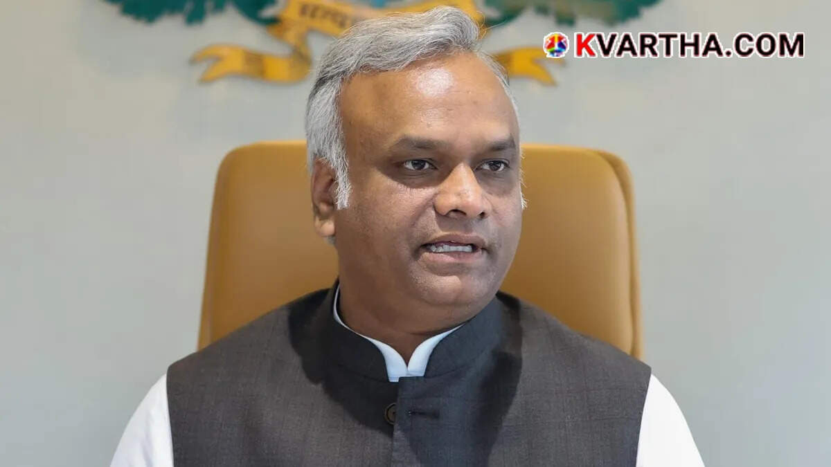  Home Minister of Karnataka Priyanke Kharge discussing on the issue