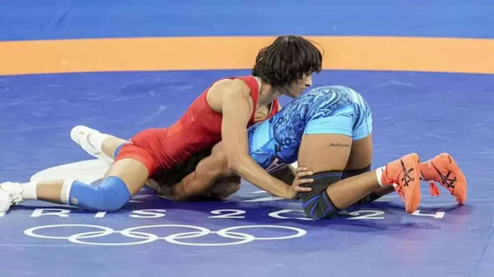 How did Vinesh Phogat end up overweight? India's medical officer explains 100 gm reason behind Olympic disqualification, Vinesh Phogat, Olympics, wrestling.
