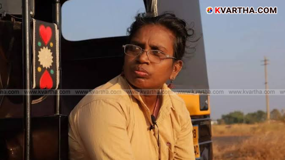 Chithralekha Dalit woman auto driver protesting