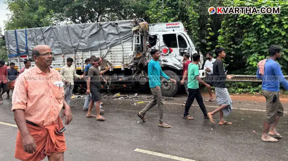  Bus and Lorry Collide in Uliyil; Over Twenty Injured