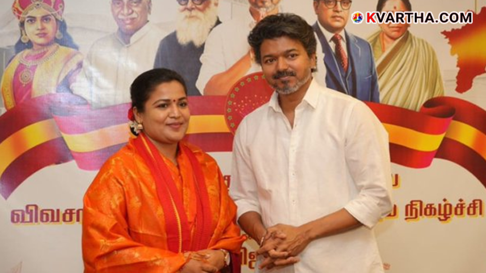 Actress Ranjana Nachiyar with MK Stalin after joining DMK party.