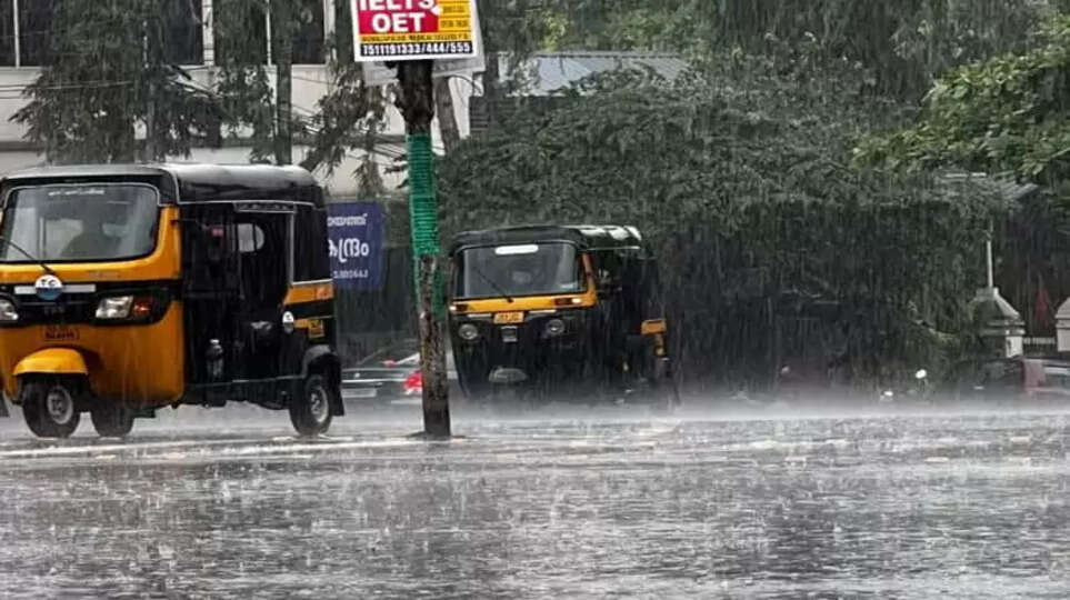 Kerala Weather: Cyclonic Influences Lead to Heavy Rain and Alerts in Multiple Districts,&nbsp;Alerts, Multiple Districts, Kerala, News