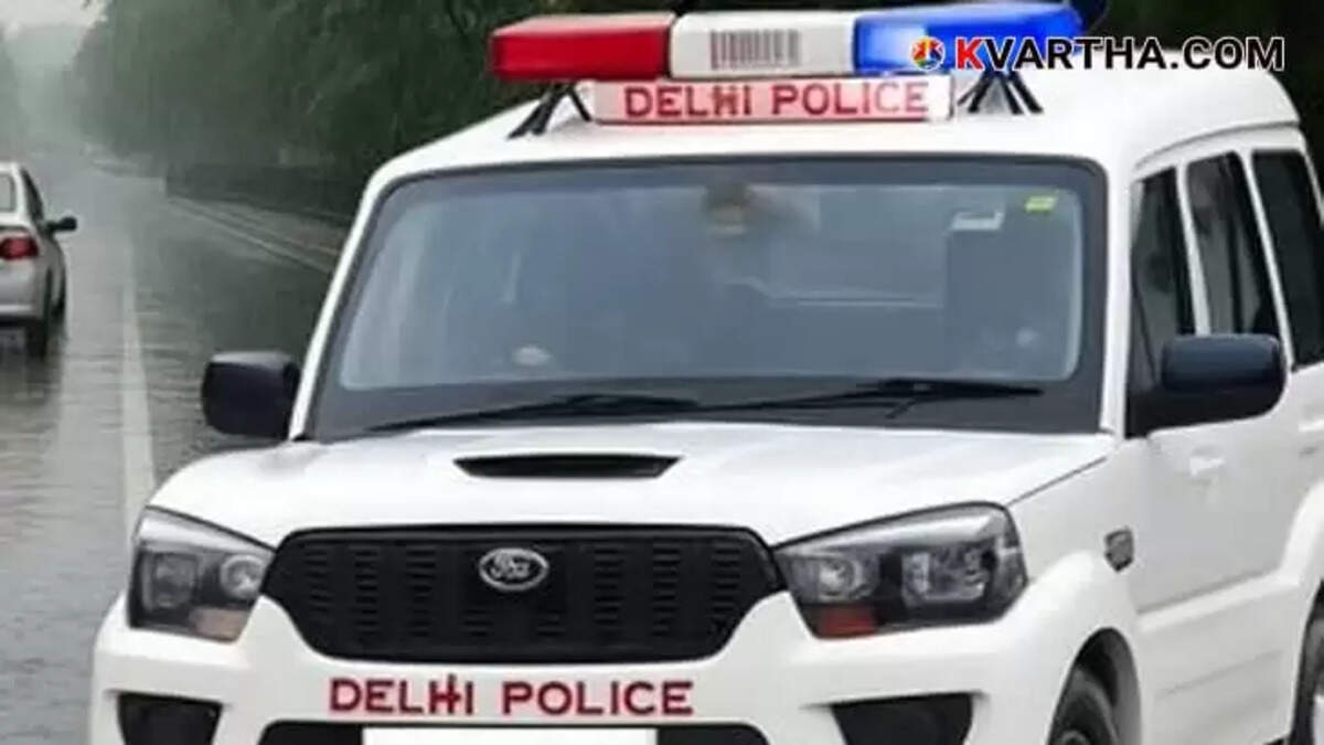 15-Year-Old Stabbed Outside School in Delhi, Seeks Refuge at Police Station