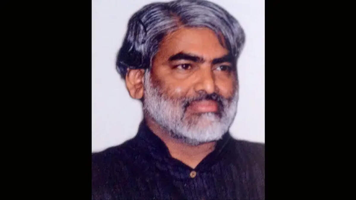  RSS Leader's Revelations Spark Controversy
