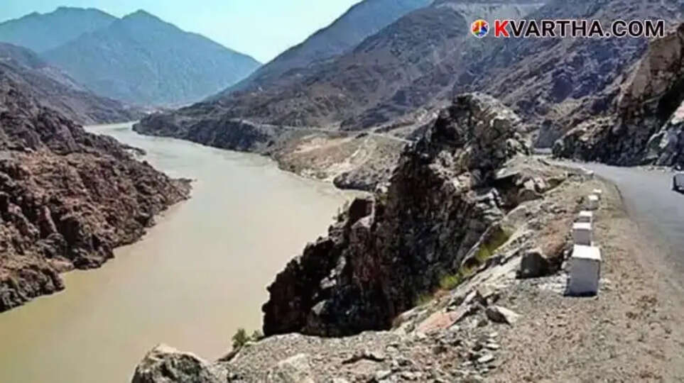  India's sudden Jhelum water release sparks panic in PoK