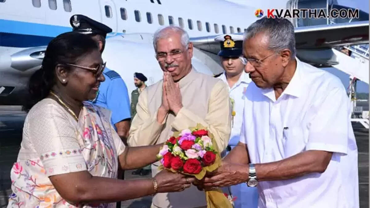 President Droupadi Murmu Arrives in Thiruvananthapuram for Navy Day Celebrations