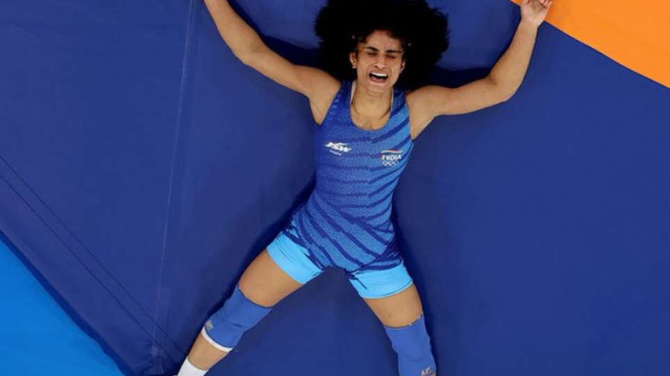 vinesh phogat forced to retire after weight category controv