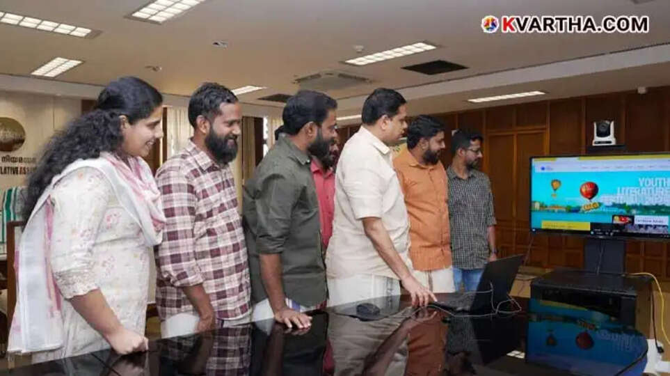 A.N. Shamsheer launching Youthdhara Literature Festival website