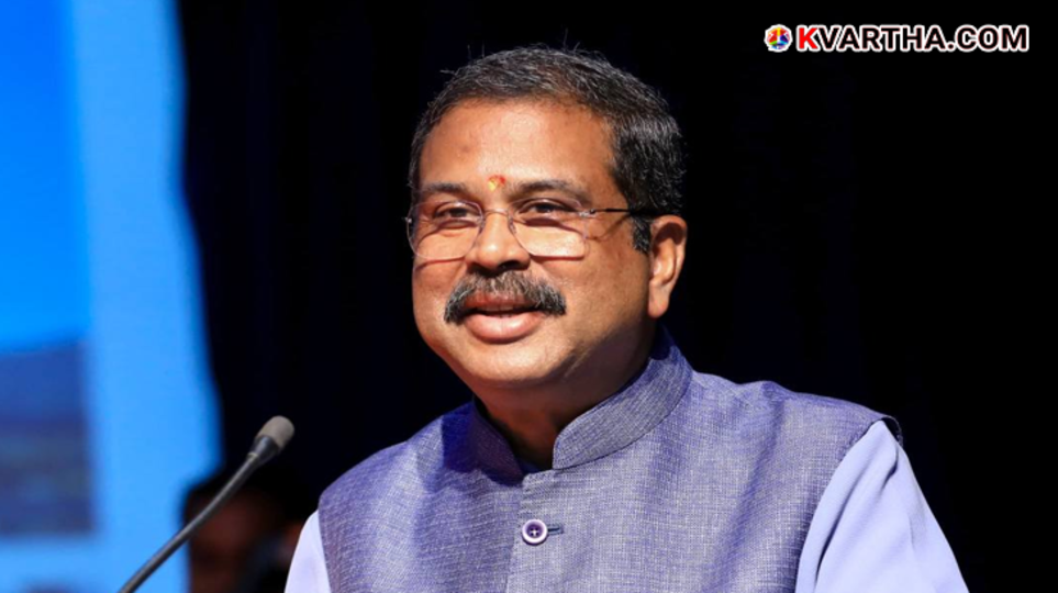 Union Education Minister Dharmendra Pradhan addressing a press conference.