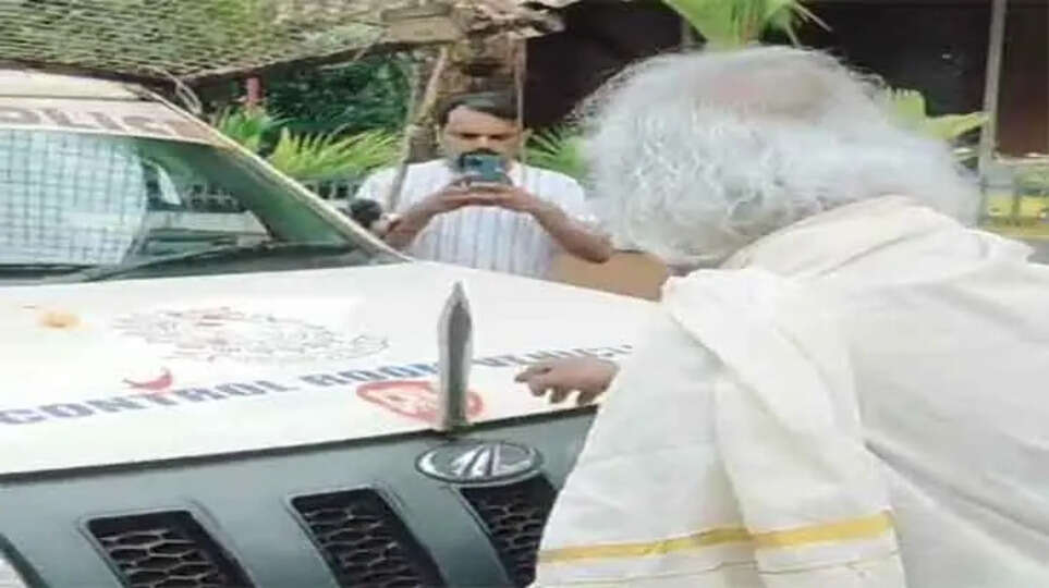 Minister Ramachandran Kadannappally Criticized for Vehicle Pooja in Police Escort Vehicle