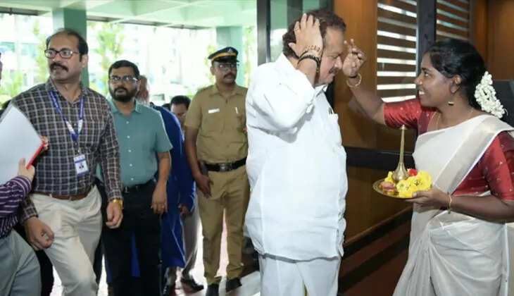 Central Minister addressing a meeting at CMFRI