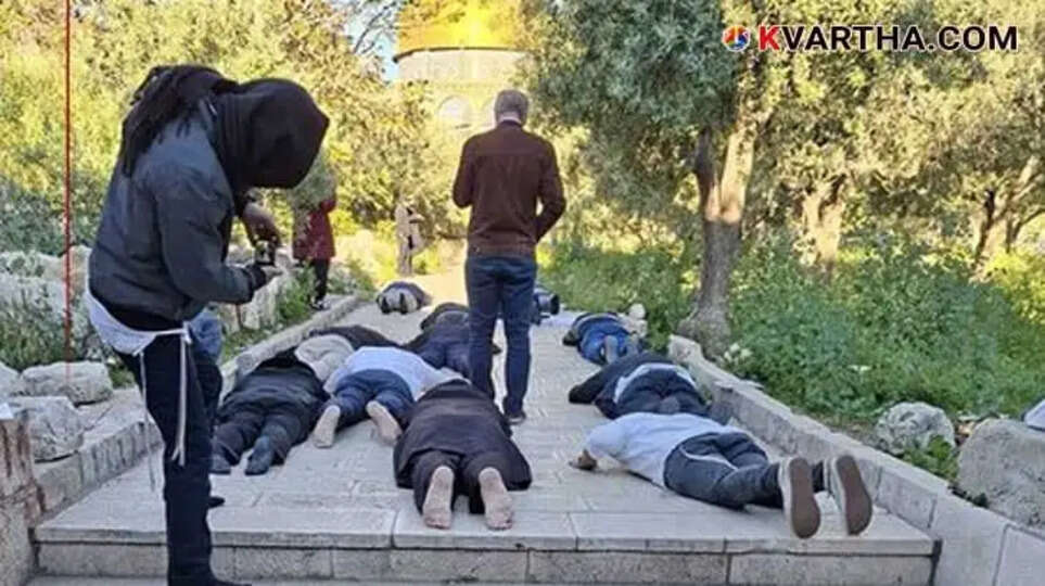 Israeli settlers storm Al-Aqsa Mosque; Provocative rituals performed on occupation anniversary