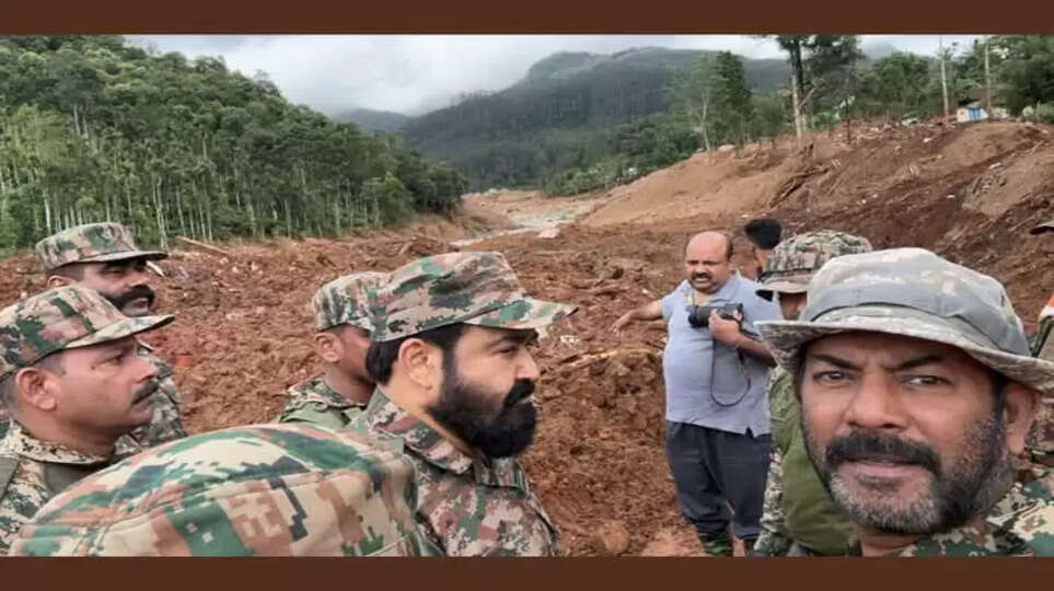 Mohanlal's Selfie Amidst Wayanad Tragedy Sparks Outrage, Mohanlal, Wayanad, Flood, Kerala, India, Selfie, Controversy.