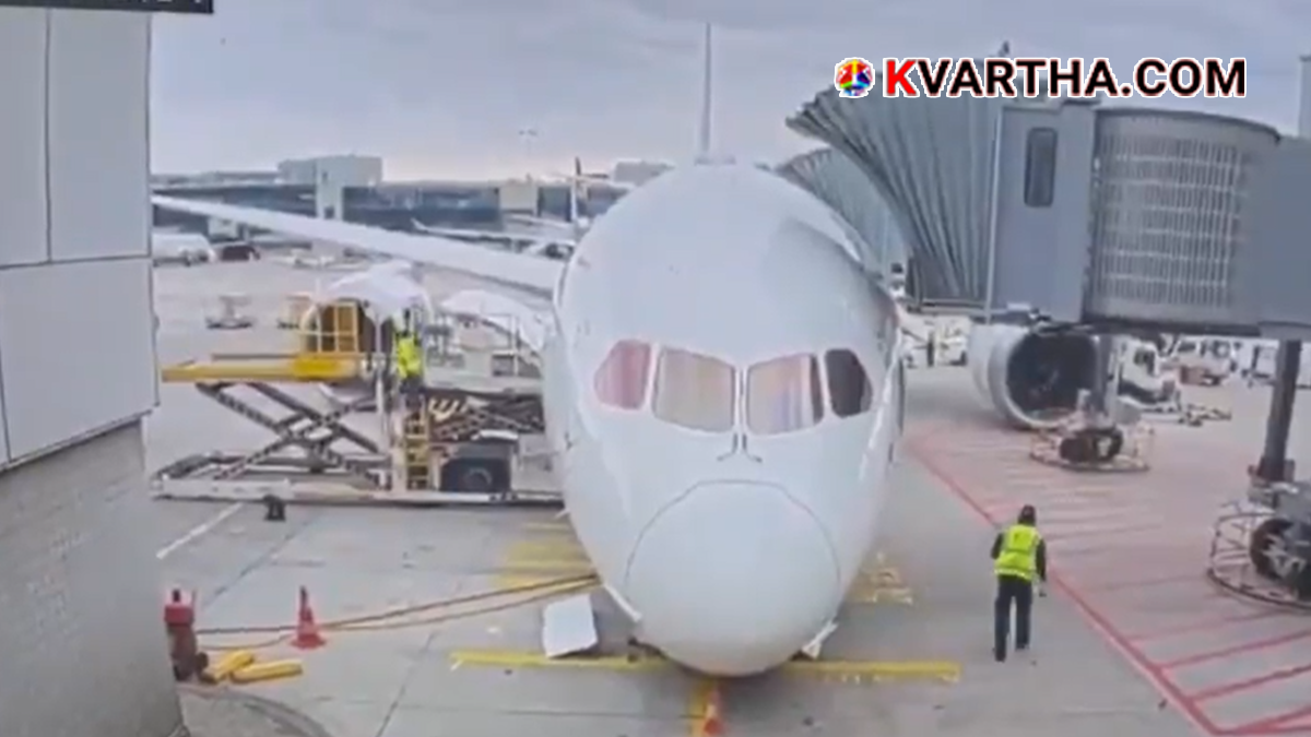 Conceptual image of a Lufthansa Boeing 787-9 Dreamliner with a collapsed nose gear at an airport.