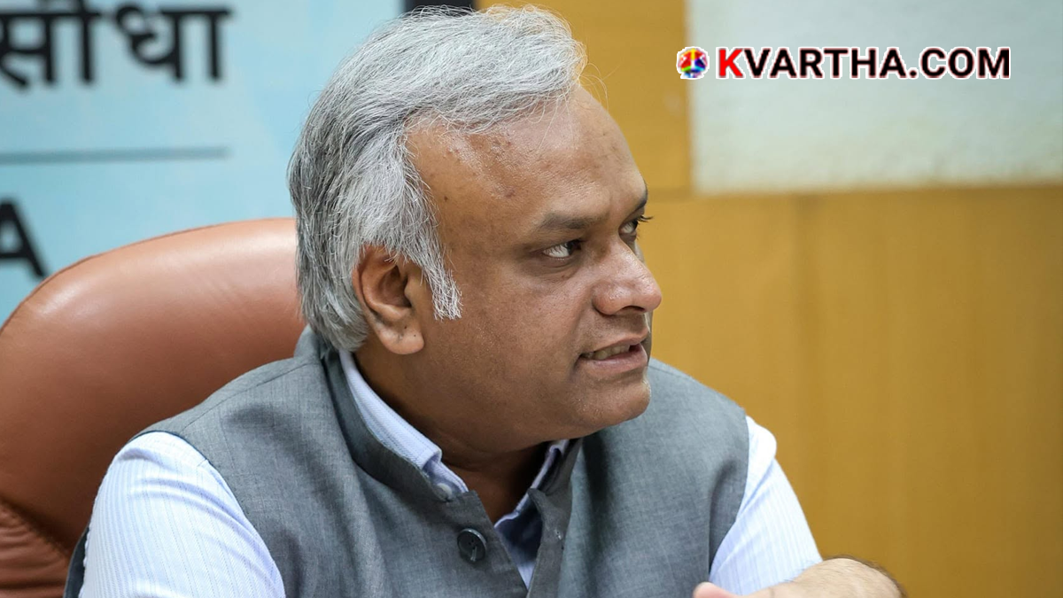 Karnataka Home Minister Priyank Kharge addressing the media.