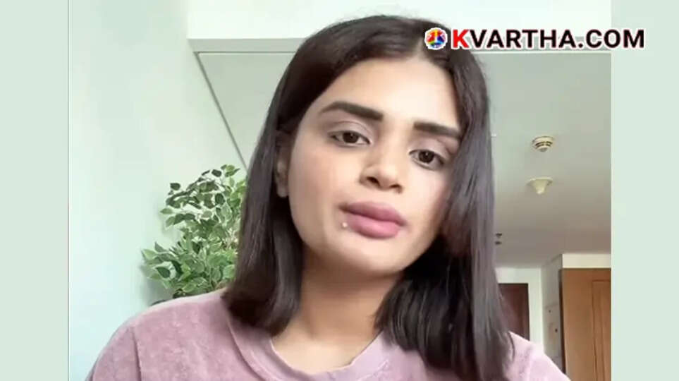 Shresta Iyer addressing cyberbullying and online harassment during her Instagram video session